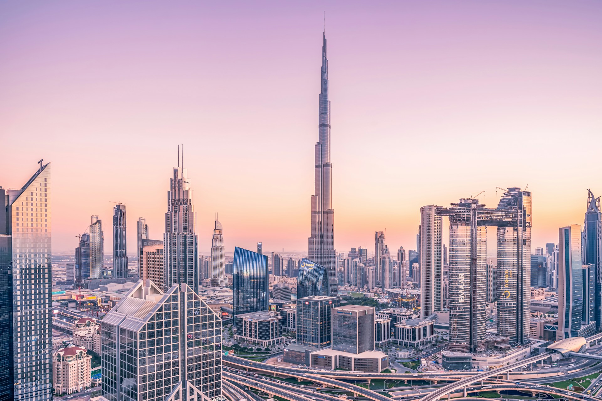 A stunning view of the Dubai skyline at sunset, representing new opportunities.